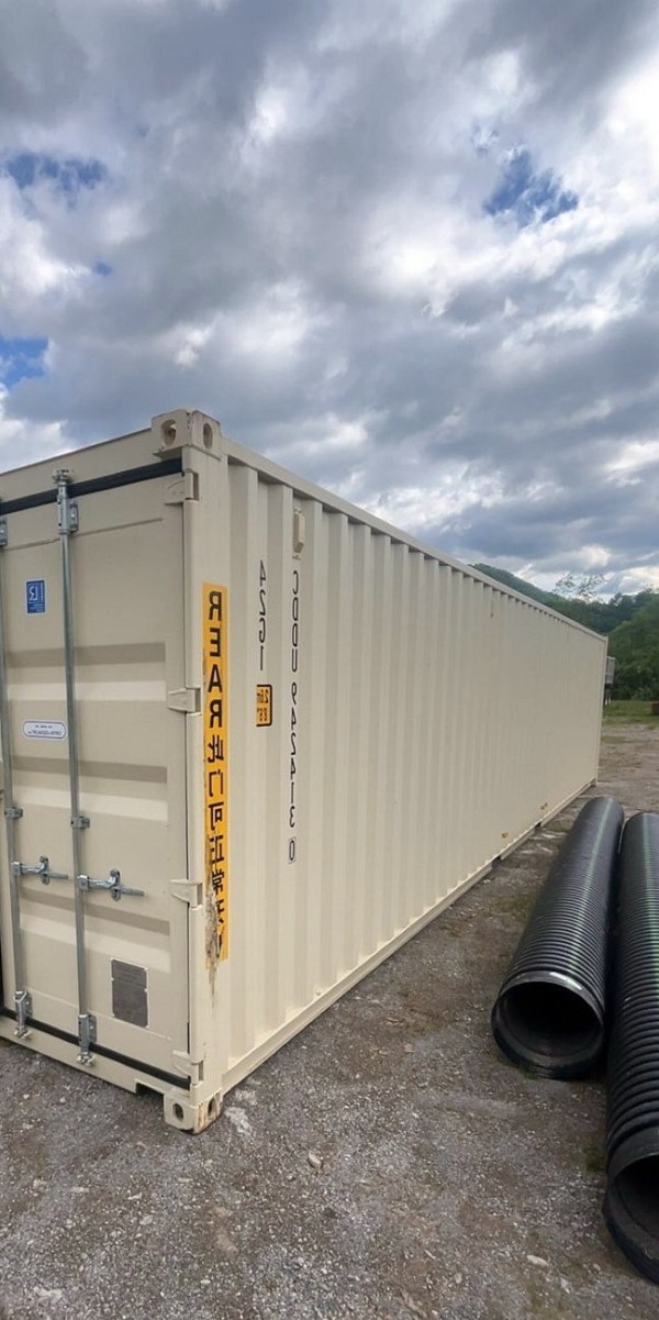 New 40ft Standard Shipping Container in Newark, New Jersey