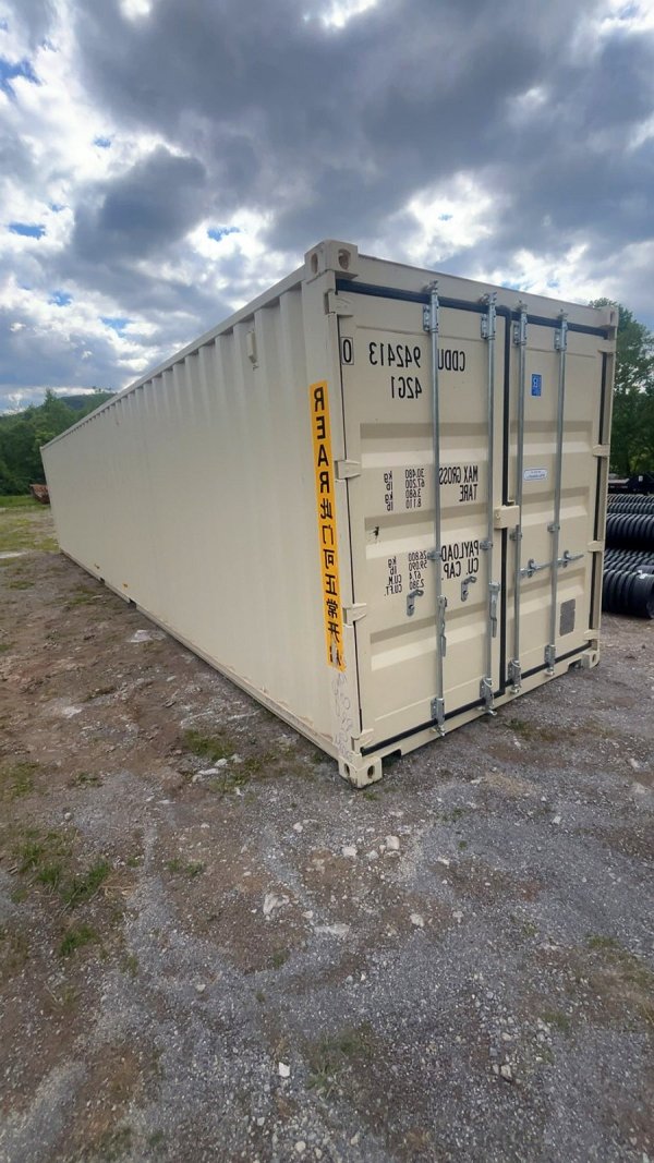 New 40ft Standard Shipping Container in Louisville, Kentucky