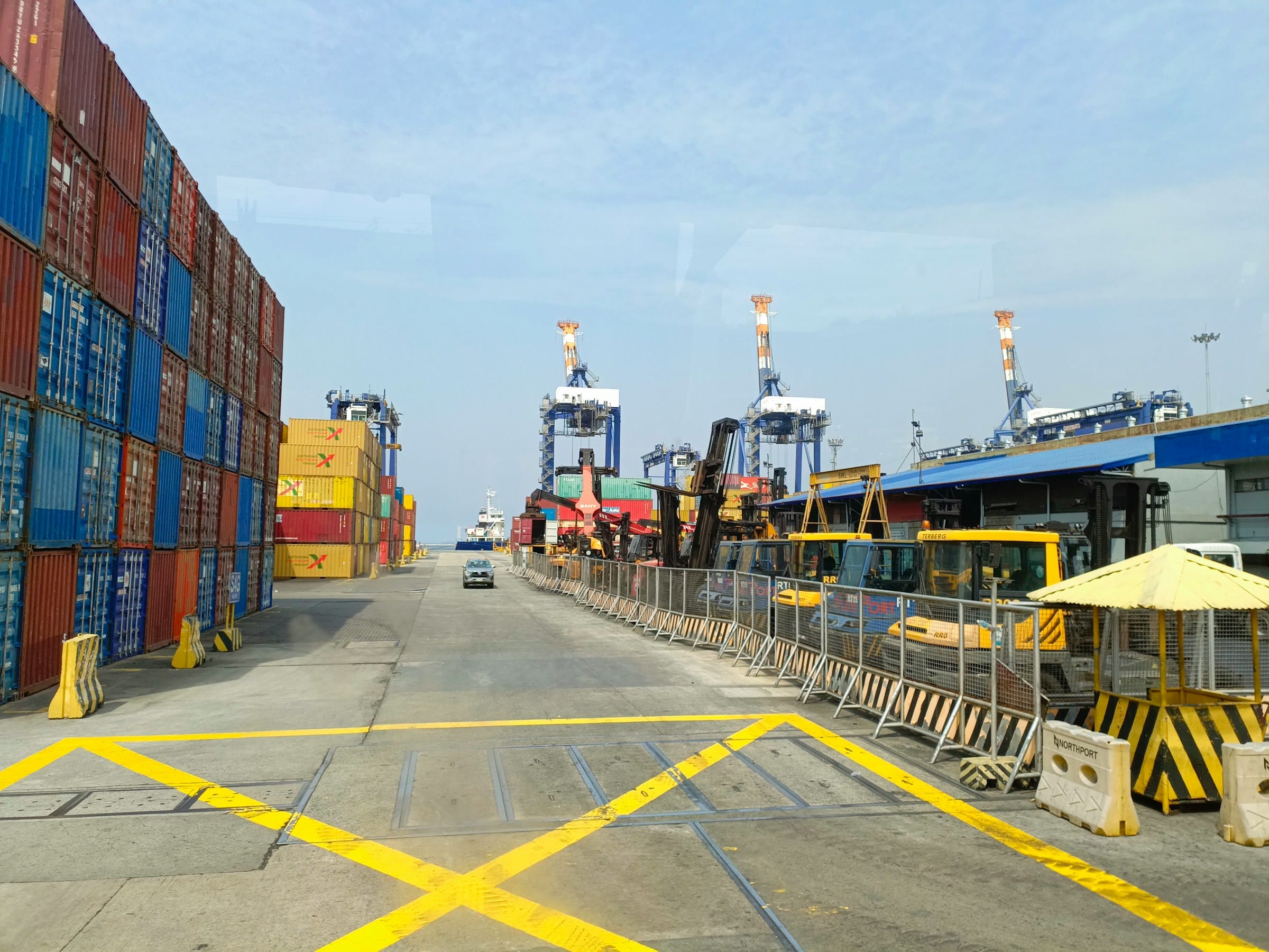 portcalls asia 2vM hJbDwME unsplash