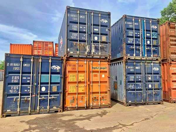 Used 20ft Standard Shipping Container in Long Beach, California
