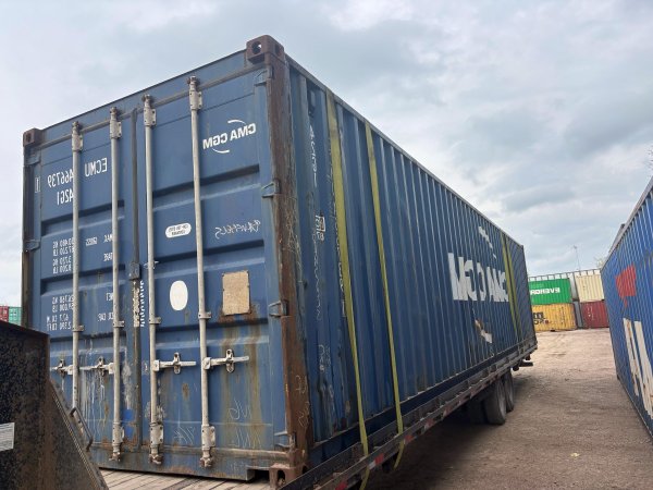 Used 40ft Standard Shipping Container in Chicago, Illinois