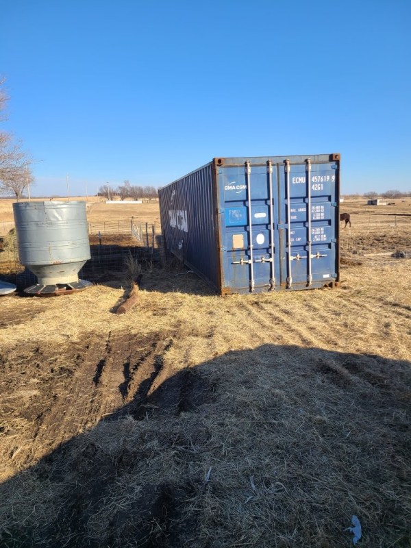 Used 40ft Standard Shipping Container in Chatsworth, California